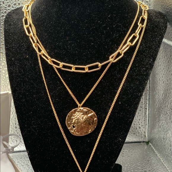 Gleam and Hope Gold coin Necklace set with gift box - Picture 3 of 4